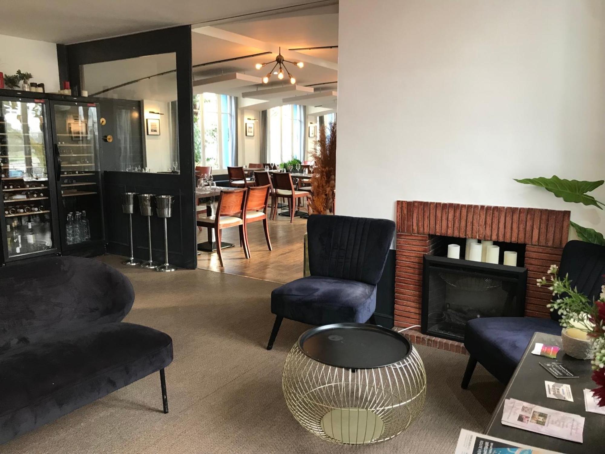 Logis Hotel & Restaurant - Les Bords De Seine 拉罗什基永 外观 照片