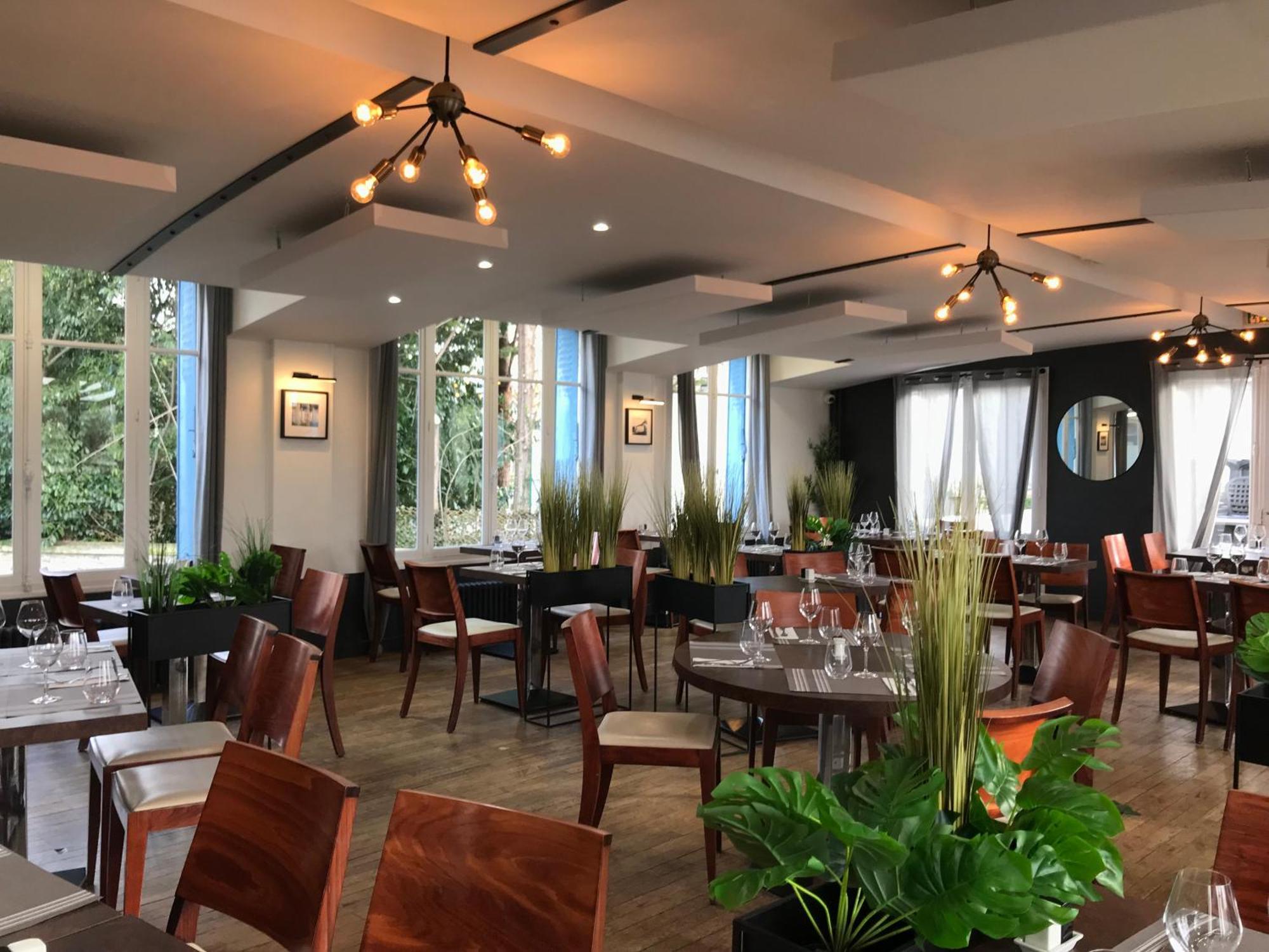 Logis Hotel & Restaurant - Les Bords De Seine 拉罗什基永 外观 照片