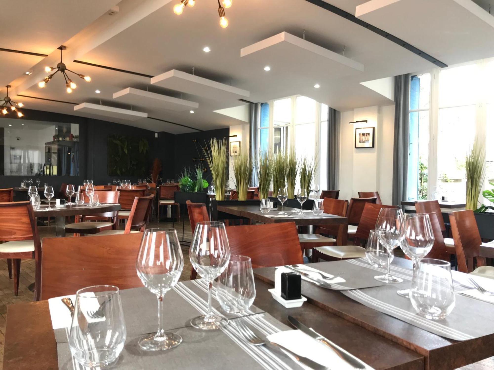 Logis Hotel & Restaurant - Les Bords De Seine 拉罗什基永 外观 照片