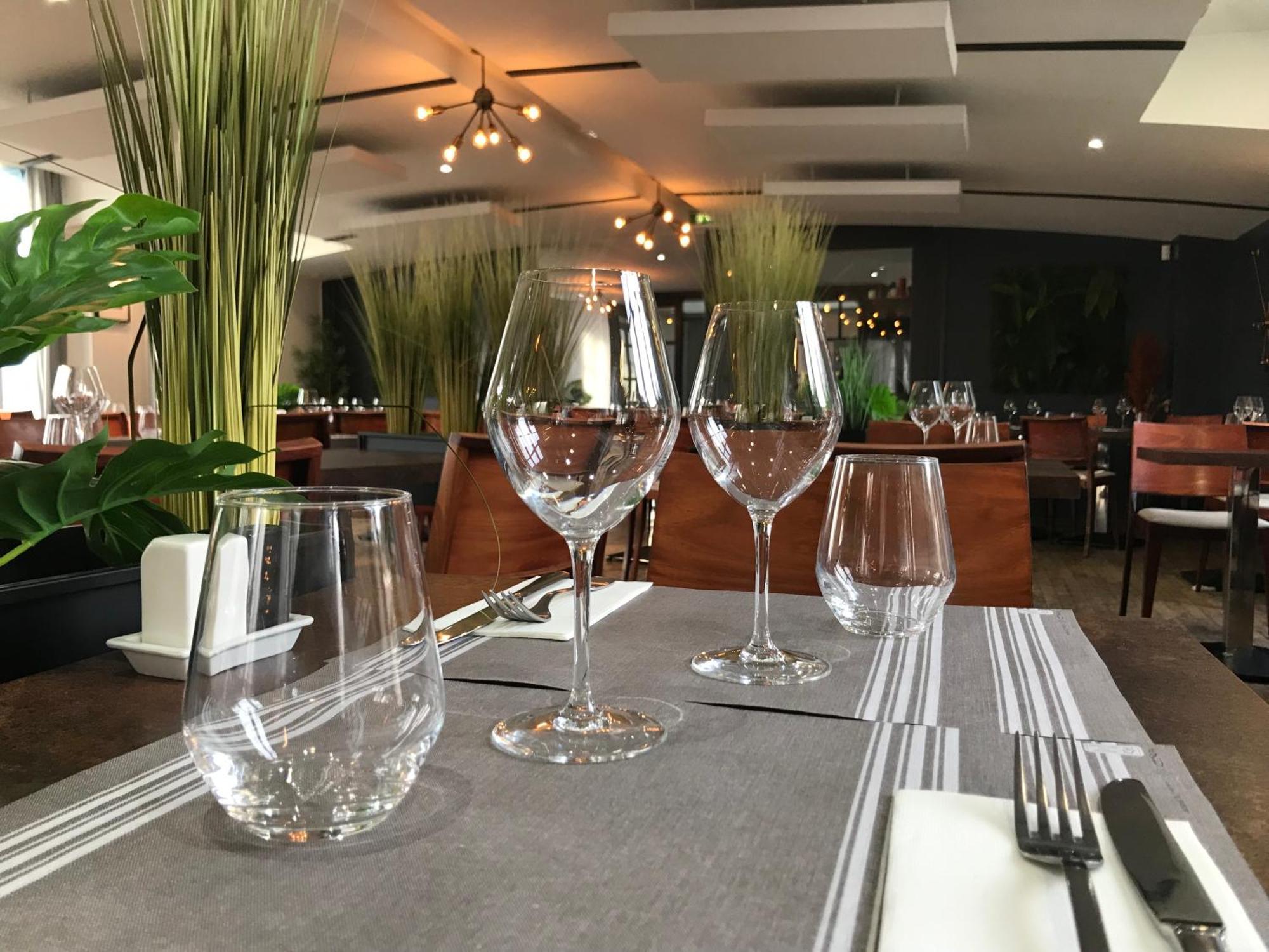 Logis Hotel & Restaurant - Les Bords De Seine 拉罗什基永 外观 照片