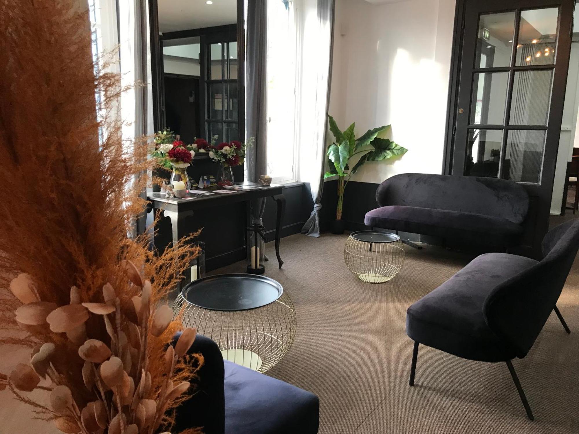 Logis Hotel & Restaurant - Les Bords De Seine 拉罗什基永 外观 照片
