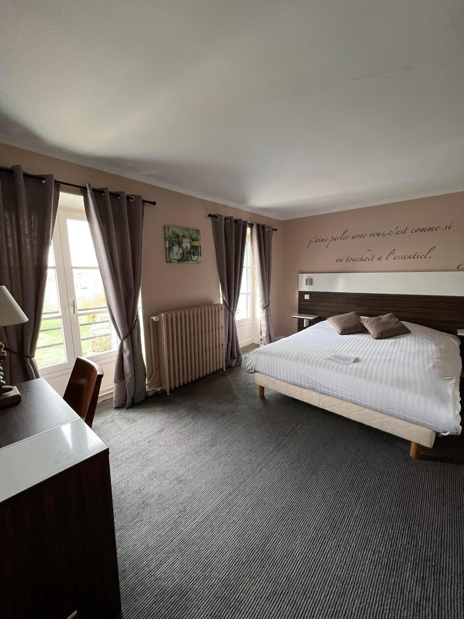 Logis Hotel & Restaurant - Les Bords De Seine 拉罗什基永 外观 照片