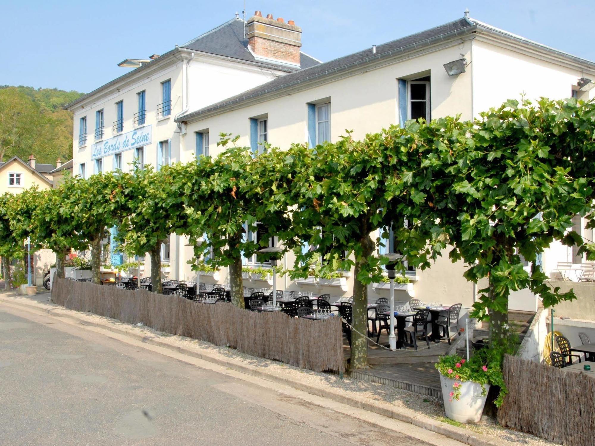 Logis Hotel & Restaurant - Les Bords De Seine 拉罗什基永 外观 照片
