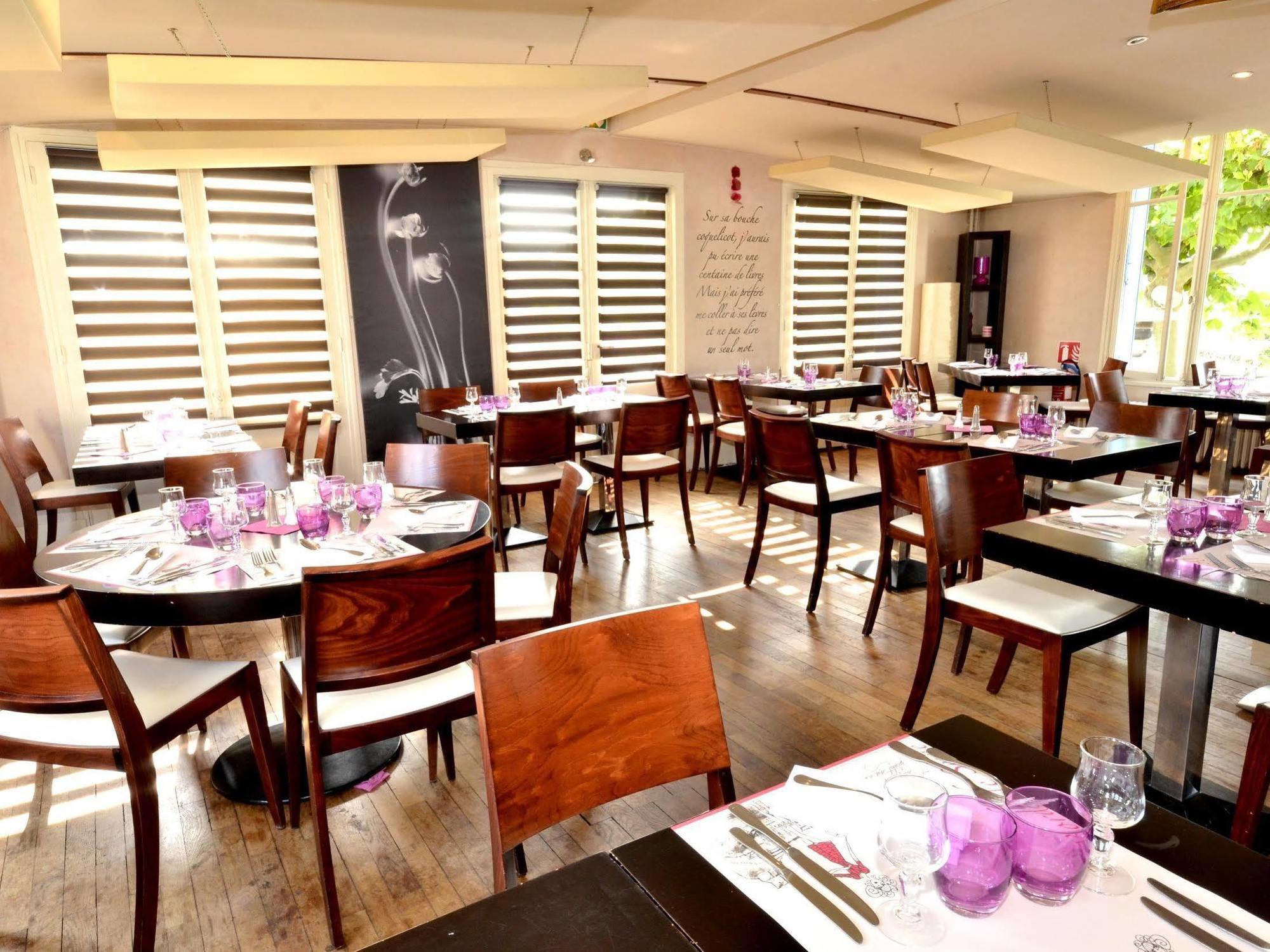 Logis Hotel & Restaurant - Les Bords De Seine 拉罗什基永 外观 照片