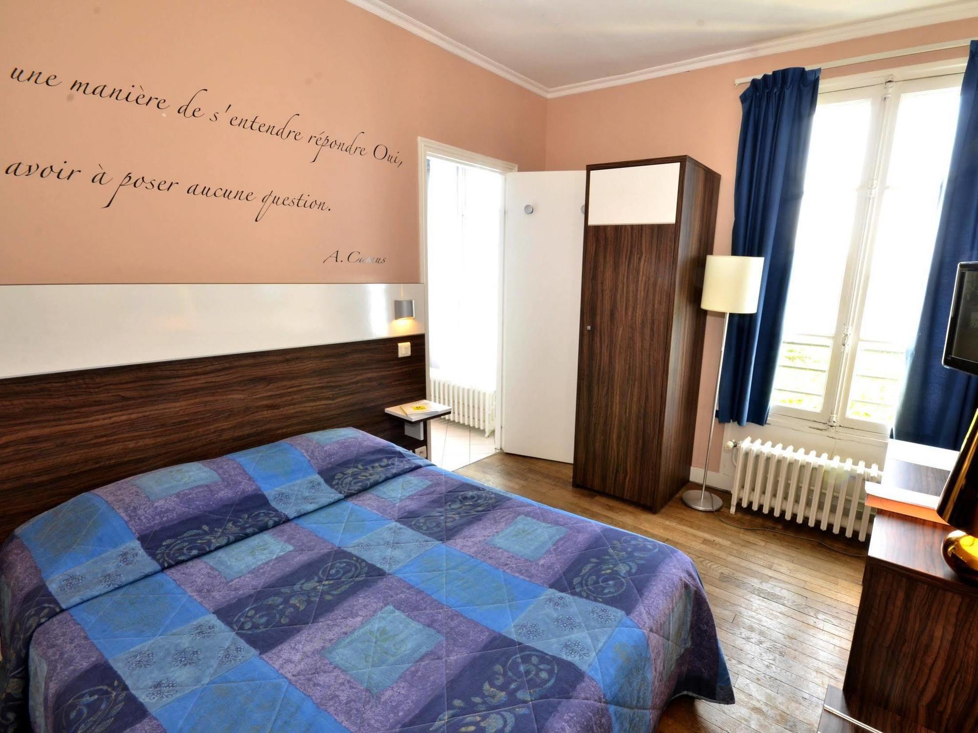 Logis Hotel & Restaurant - Les Bords De Seine 拉罗什基永 外观 照片