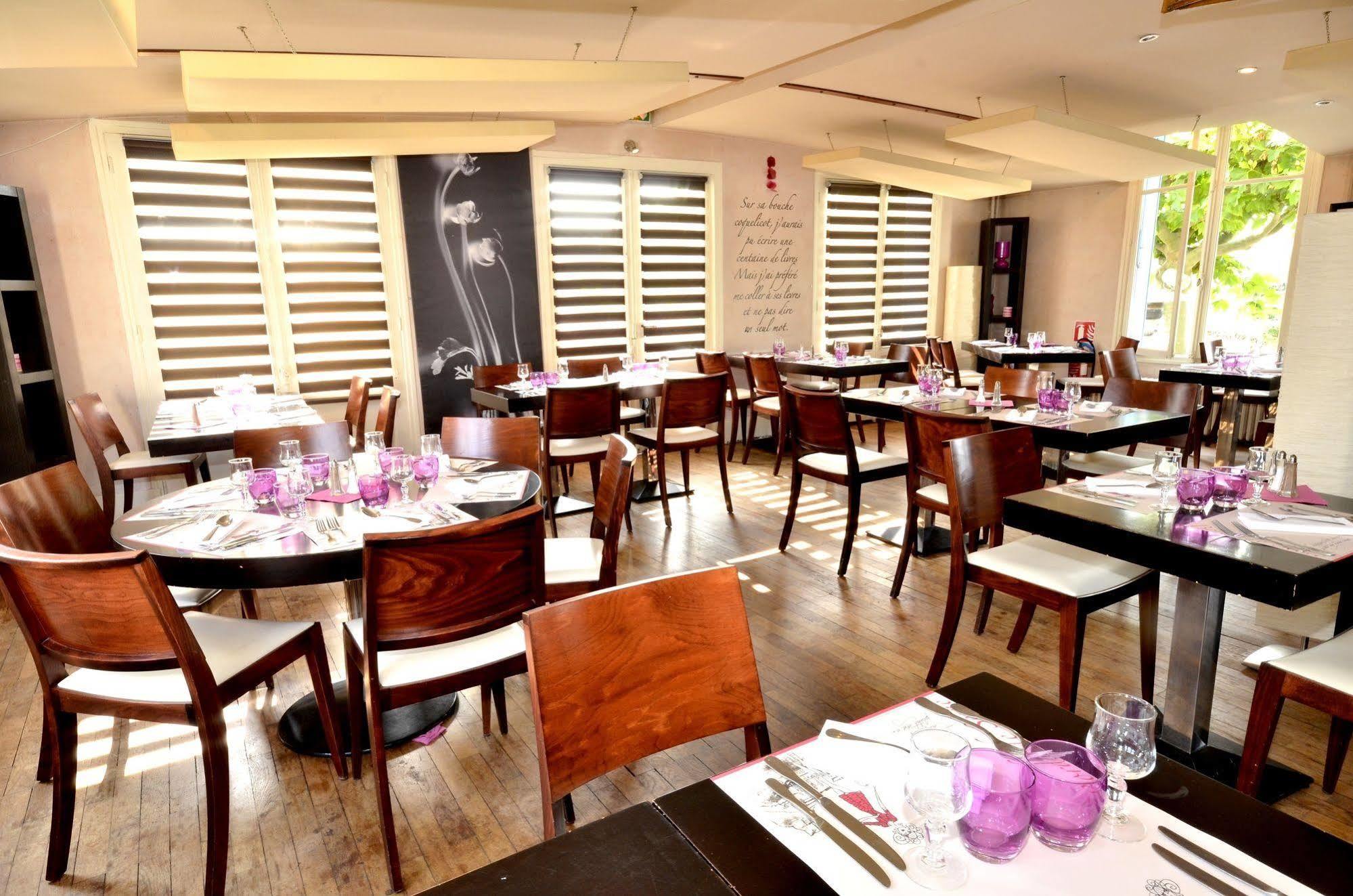 Logis Hotel & Restaurant - Les Bords De Seine 拉罗什基永 外观 照片