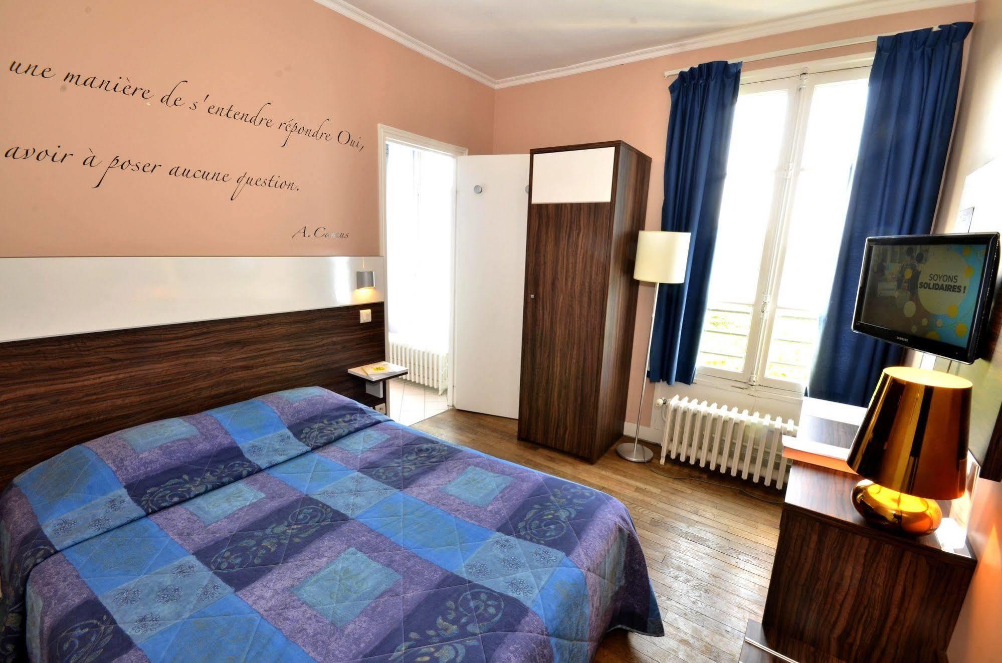 Logis Hotel & Restaurant - Les Bords De Seine 拉罗什基永 外观 照片
