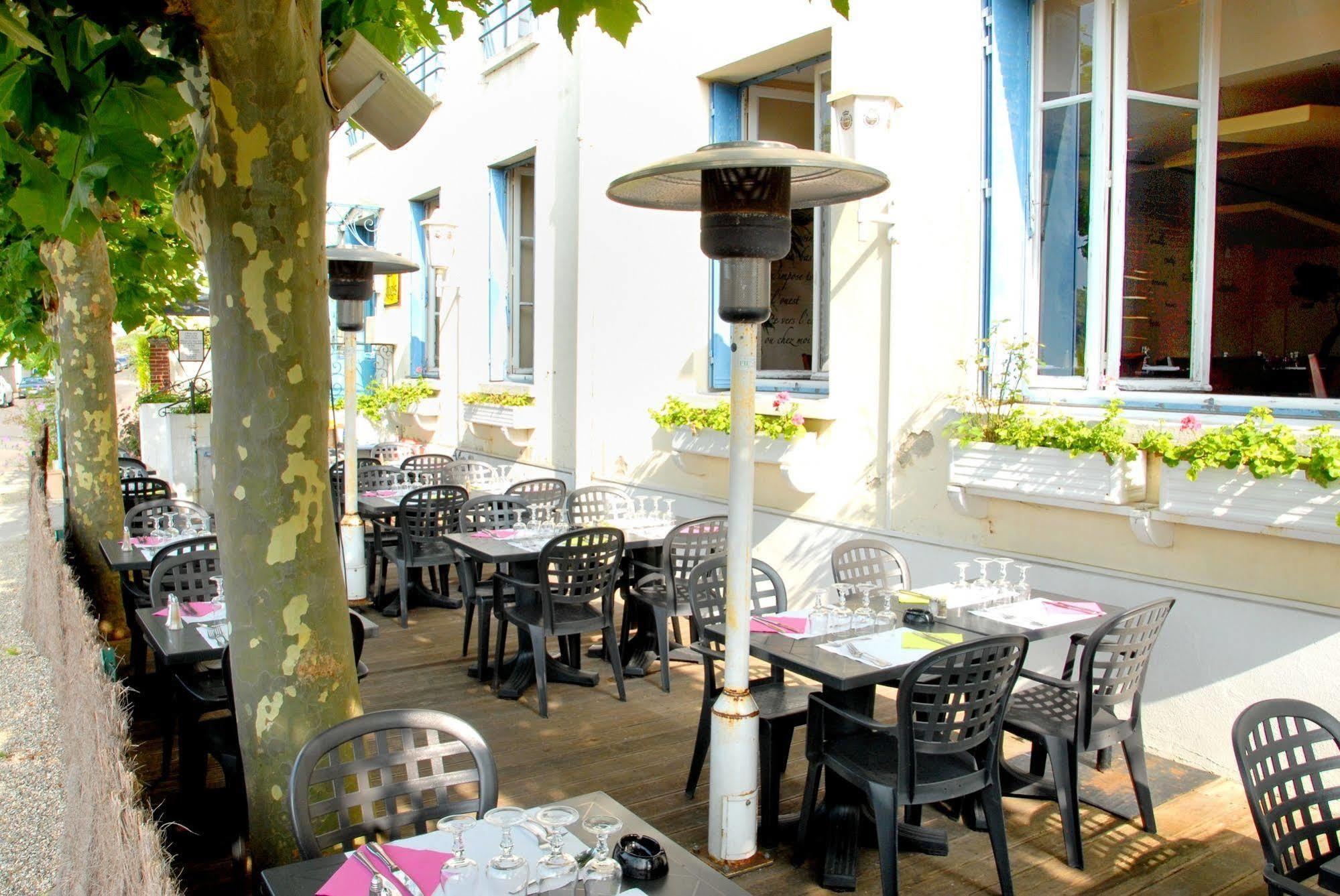 Logis Hotel & Restaurant - Les Bords De Seine 拉罗什基永 外观 照片